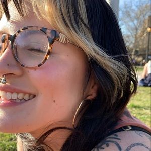 Meet your Posher, Alexandra